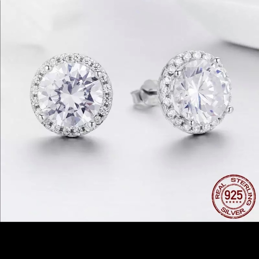 100% 925 Sterling Silver Clear CZ Stud Earrings✨✨